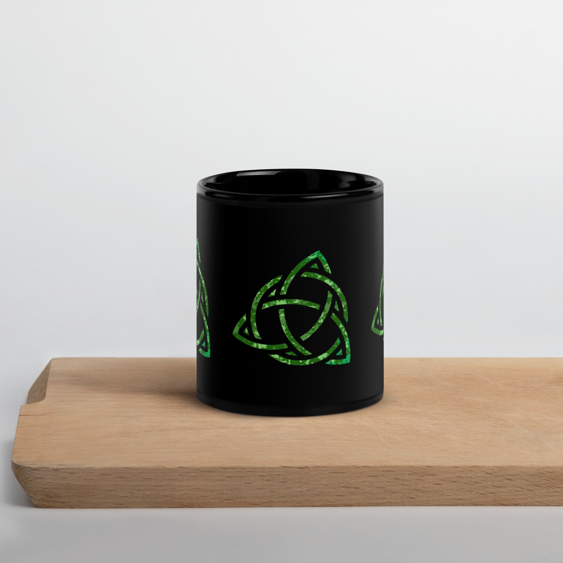 Celtic Trinity Small Knot Triquetra Black Glossy Mug