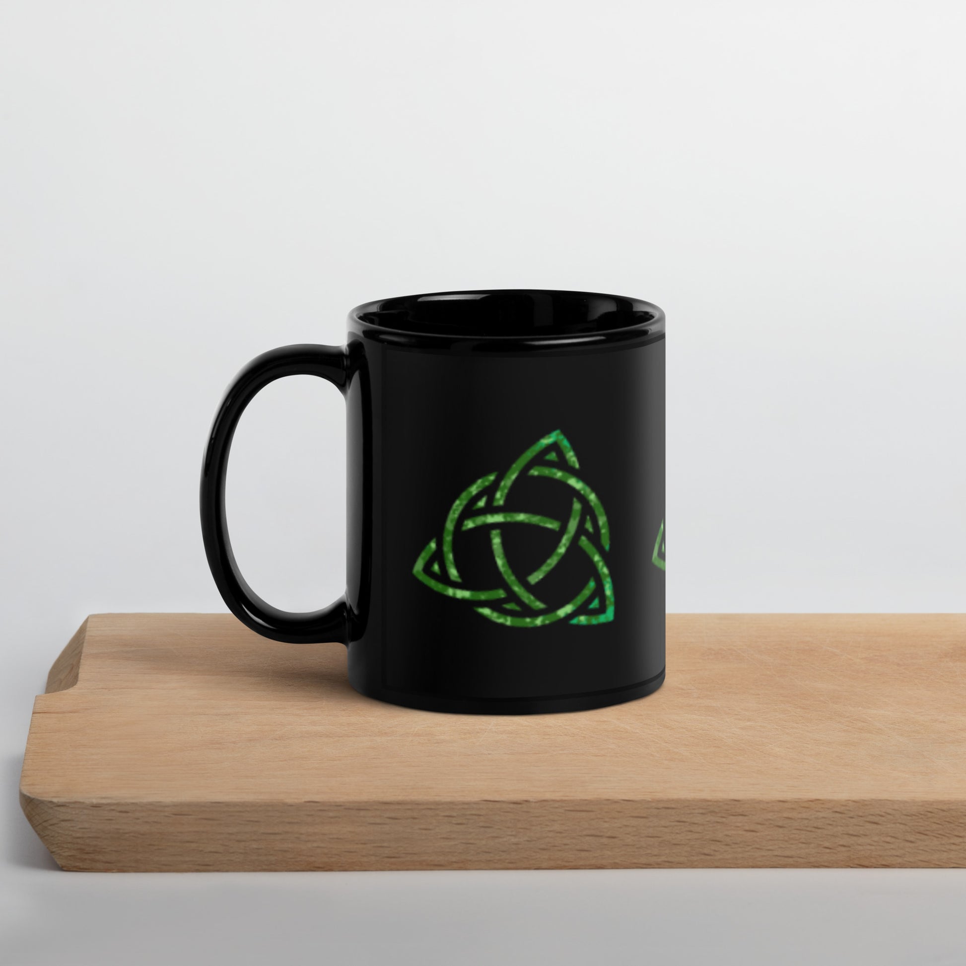 Celtic Trinity Large Knot Triquetra Black Glossy Mug