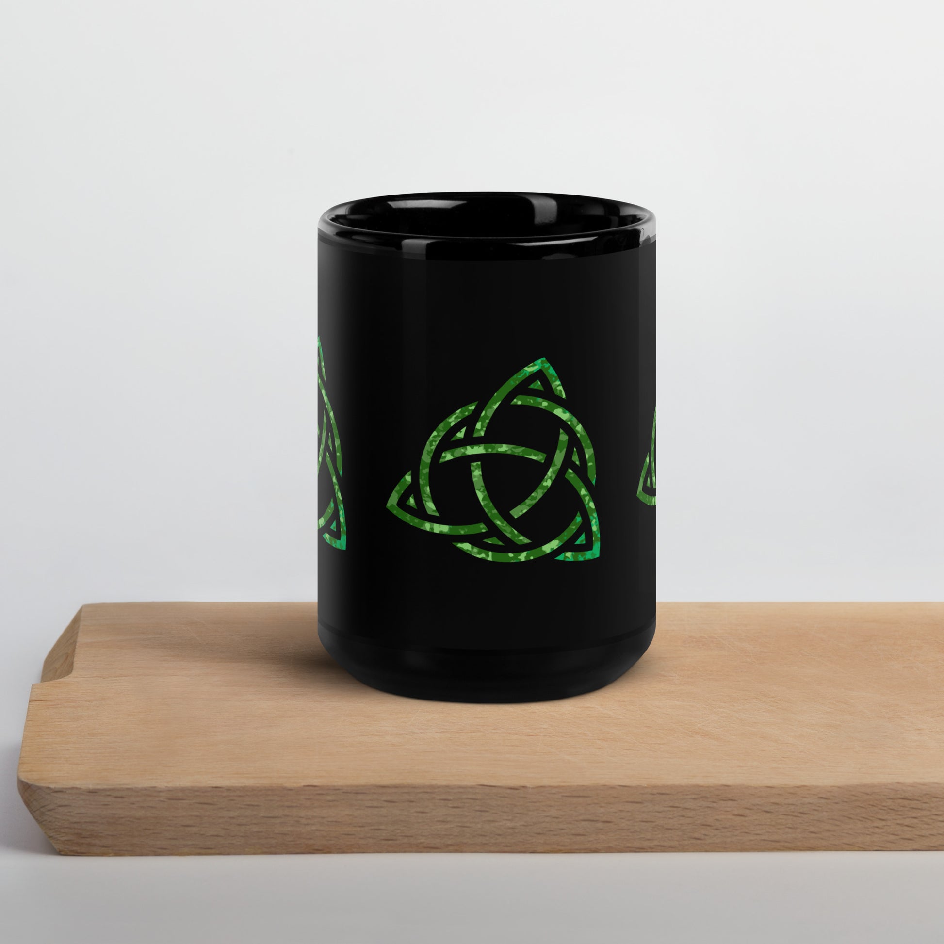 Celtic Trinity Small Knot Triquetra Black Glossy Mug