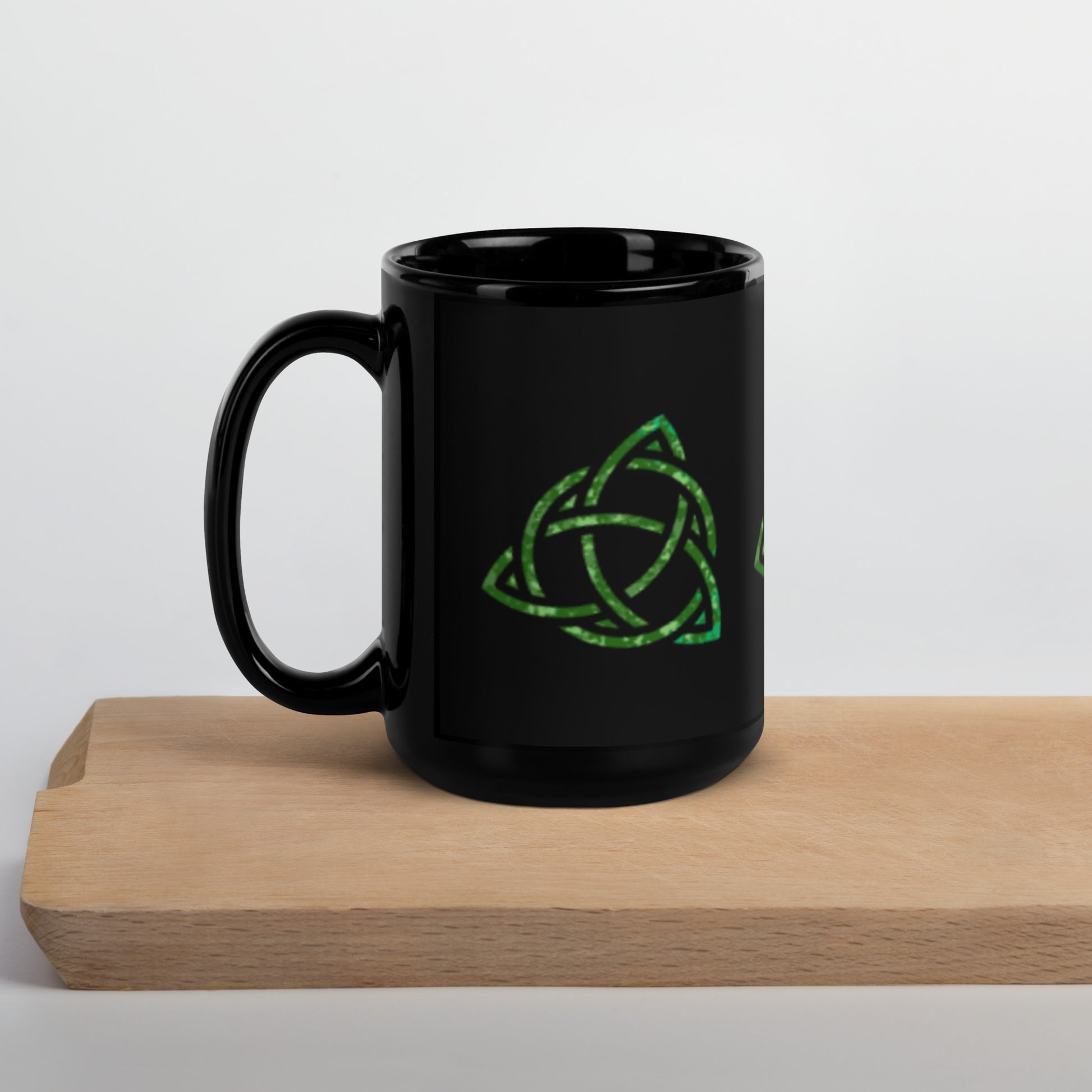 Celtic Trinity Large Knot Triquetra Black Glossy Mug